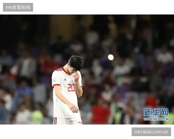 复盘亚洲杯录像,日本队需重点解决应对伊朗式身体流打法的防守硬度问题。 复盘亚洲杯录像,日本队需重点解决应对伊朗式身体流打法的防守硬度问题。